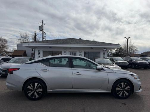 2022 Nissan Altima 2.5 SV