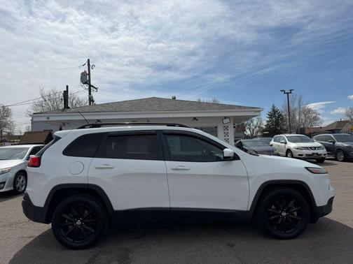 White 2014 Jeep Cherokee Sport