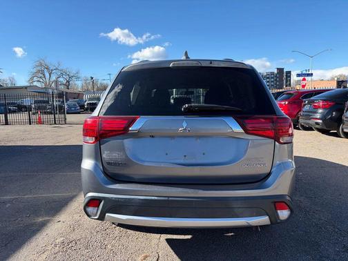 2018 Mitsubishi Outlander ES