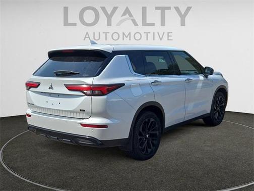 2023 Mitsubishi Outlander SE Black Edition