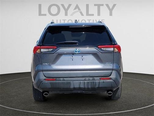 2021 Toyota RAV4 Hybrid XLE