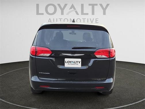 2022 Chrysler Voyager LX