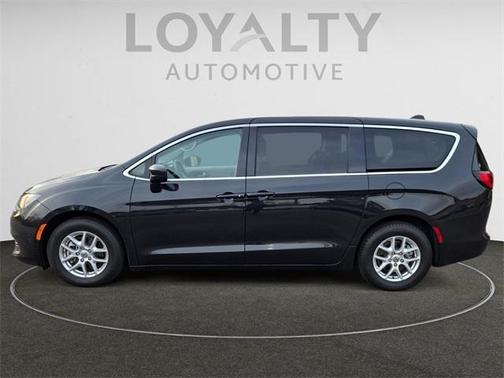 2022 Chrysler Voyager LX