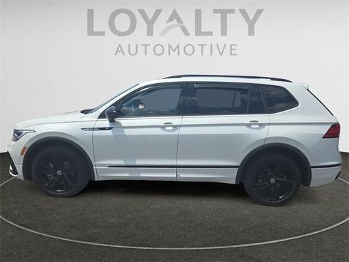 2023 Volkswagen Tiguan 2.0T SE R-Line Black