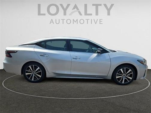 2023 Nissan Maxima SV