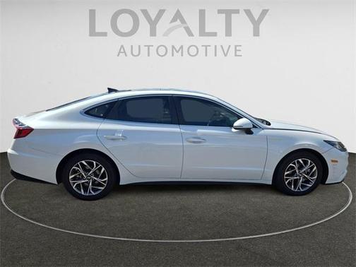 2022 Hyundai SONATA SEL