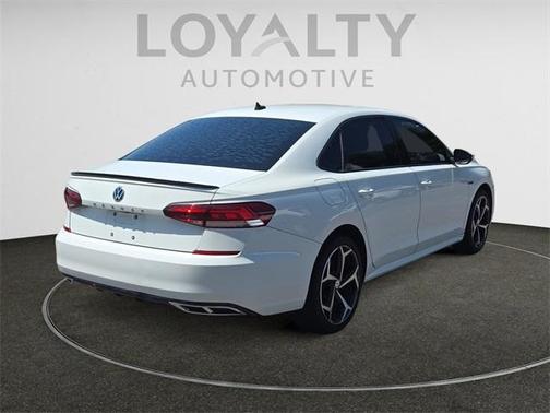 2021 Volkswagen Passat 2.0T R-Line