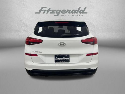 Dazzling White 2019 Hyundai TUCSON SE