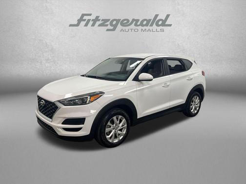 Dazzling White 2019 Hyundai TUCSON SE