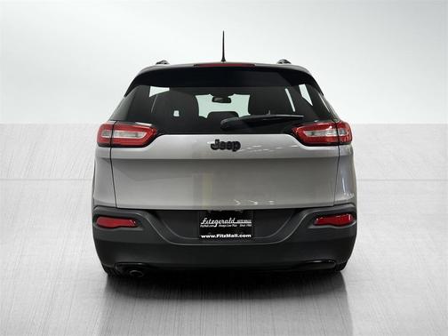 2017 Jeep Cherokee Sport