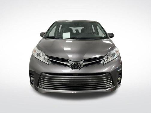 2019 Toyota Sienna XLE