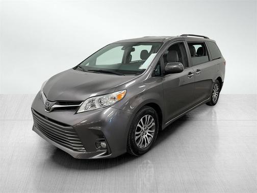 2019 Toyota Sienna XLE