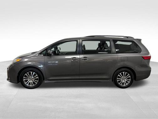 2019 Toyota Sienna XLE
