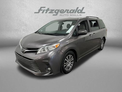 2019 Toyota Sienna XLE