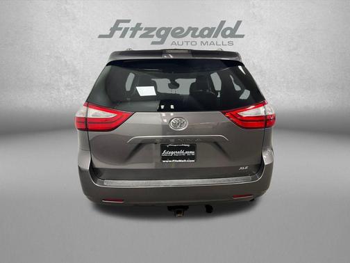 2019 Toyota Sienna XLE