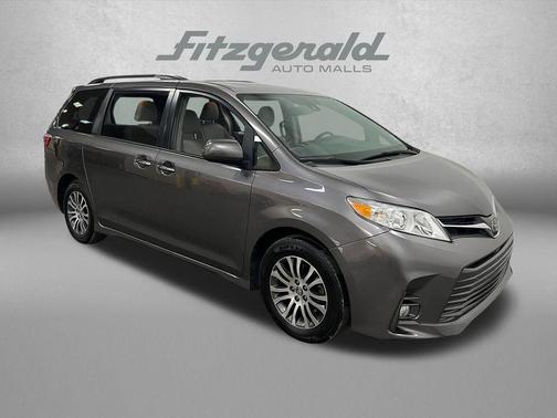 2019 Toyota Sienna XLE