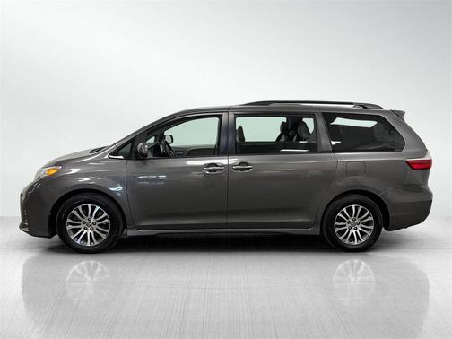 2019 Toyota Sienna XLE