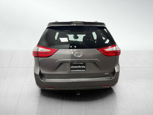 2019 Toyota Sienna XLE