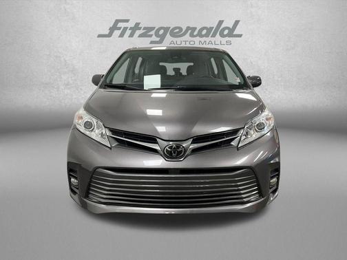 2019 Toyota Sienna XLE