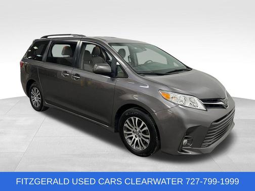 2019 Toyota Sienna XLE