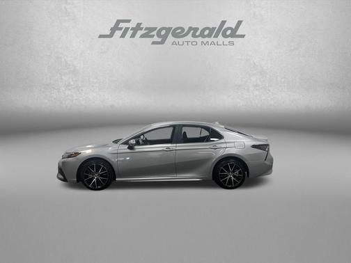 Celestial Silver Metallic 2024 Toyota Camry SE