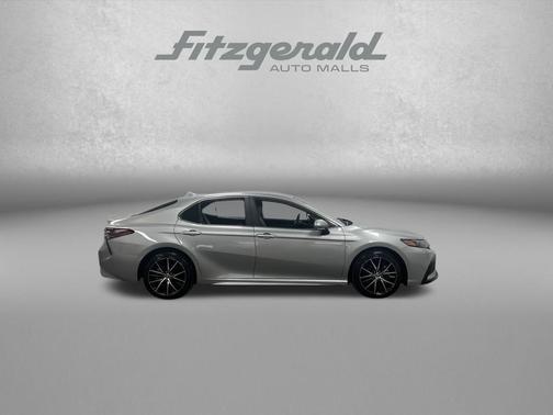 Celestial Silver Metallic 2024 Toyota Camry SE