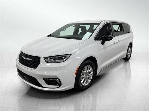 2024 Chrysler Pacifica Touring