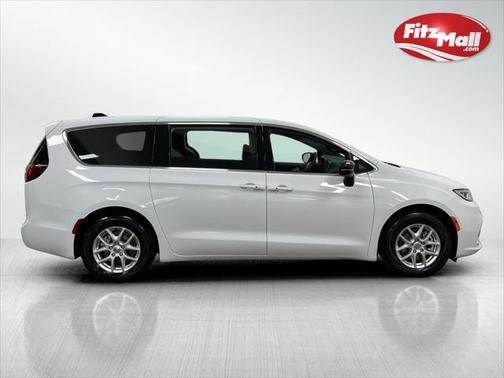 2024 Chrysler Pacifica Touring