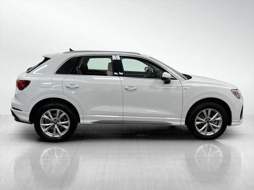 2024 Audi Q3 Premium 45 TFSI S line quattro Tiptronic