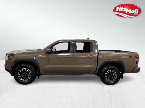 Photo 4 of 30 of 2022 Nissan Frontier PRO-X