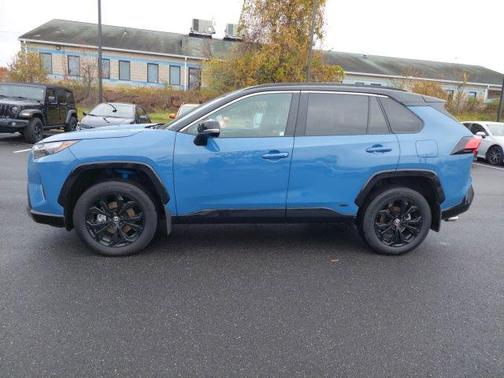 2025 Toyota RAV4 Hybrid SE