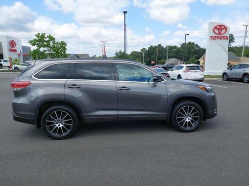 2018 Toyota Highlander SE