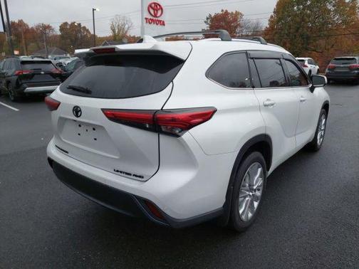 2022 Toyota Highlander Limited