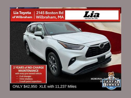 White 2025 Toyota Highlander XLE