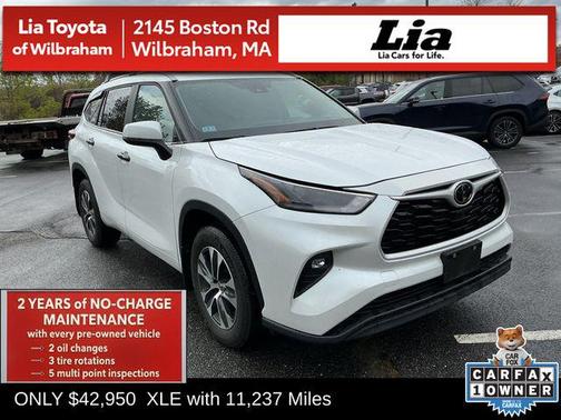 White 2025 Toyota Highlander XLE