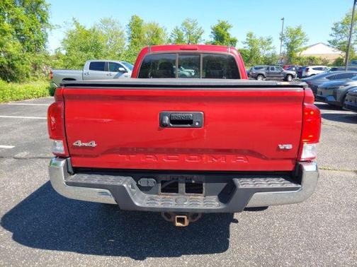 Barcelona Red Metallic 2016 Toyota Tacoma SR5