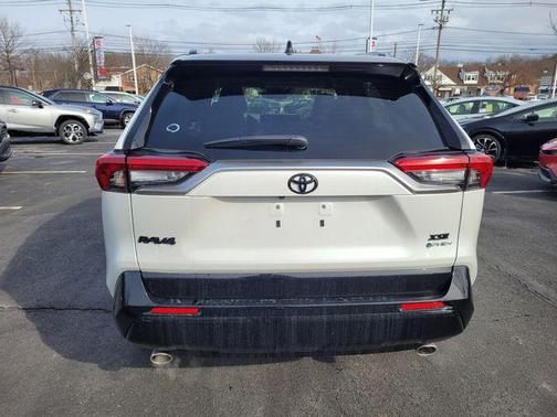 2025 Toyota RAV4 Hybrid SE