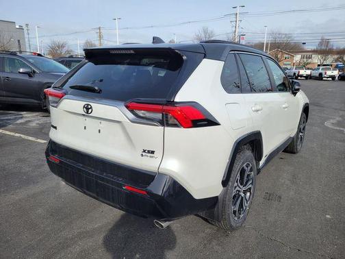 2025 Toyota RAV4 Hybrid SE