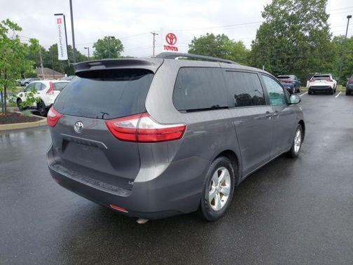 2016 Toyota Sienna LE