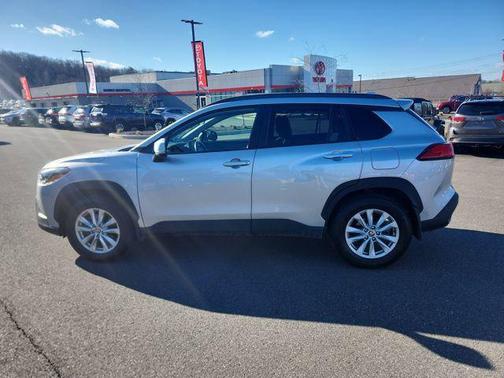 2022 Toyota Corolla Cross LE