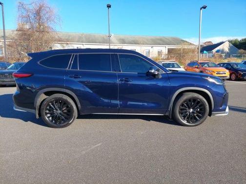 2023 Toyota Highlander XSE