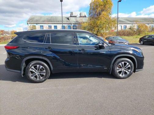 2021 Toyota Highlander Hybrid XLE
