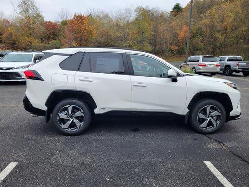 2025 Toyota RAV4 Hybrid SE