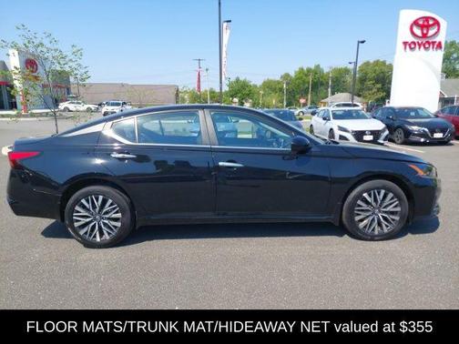 Super Black Clearcoat 2023 Nissan Altima 2.5 SV