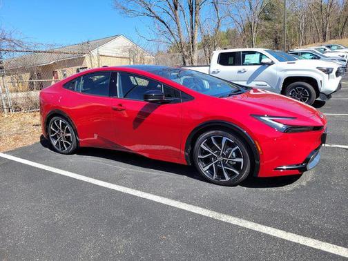 2025 Toyota Prius L