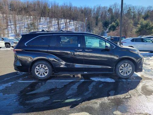 2026 Toyota Sienna XSE 7 Passenger