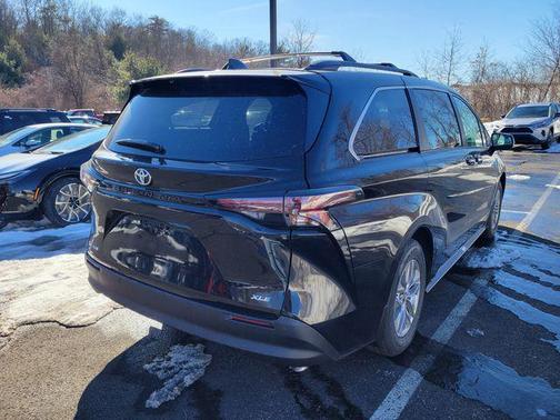 2026 Toyota Sienna XSE 7 Passenger