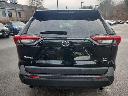 2022 Toyota RAV4 LE