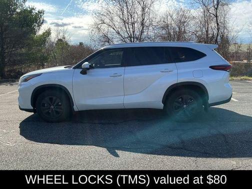 Wind Chill Pearl 2024 Toyota Highlander XLE