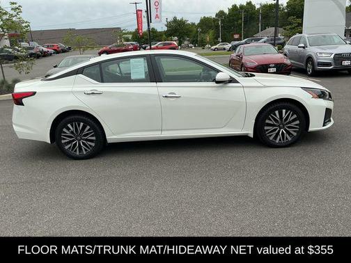 Pearl White Tricoat 2023 Nissan Altima 2.5 SV